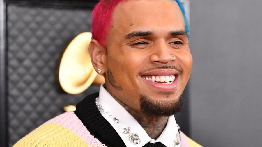 LOS ANGELES, CALIFORNIA - JANUARY 26: (L-R) Chris Brown and Royalty Brown attend the 62nd Annual GRAMMY Awards at Staples Center on January 26, 2020 in Los Angeles, California. (Photo by Amy Sussman/Getty Images)