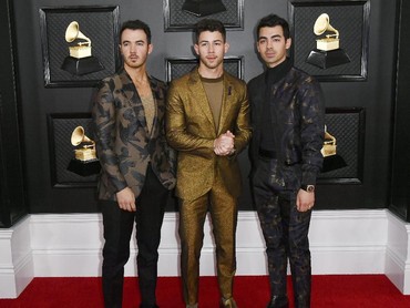 Lirik Lagu Leave Before You Love Me - Marshmello feat Jonas Brothers