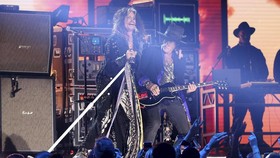 Aerosmith Tunda Jadwal Tur Usai Steven Tyler Alami Cedera Pita Suara