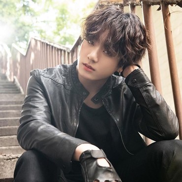 Tingkah Jungkook BTS Saat Dimake-up Bikin ARMY Kegirangan