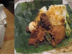 Arti Kode di Bungkus Nasi Padang hingga Resto Tertinggi di Bandung