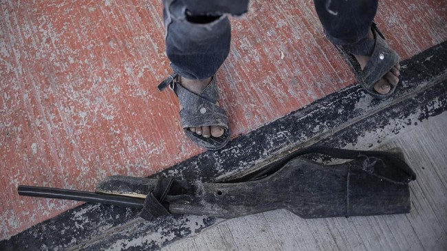 FOTO: Anak-anak Meksiko Angkat Senjata Lawan Geng Narkoba