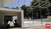 FOTO: Keceriaan yang Mengusir Seram di Taman Puring Dahulu Taman Puring identik dengan preman dan kriminal. Saat ini nuansa seram tersebut telah sirna dengan kehadiran RPTRA Taman Puring.