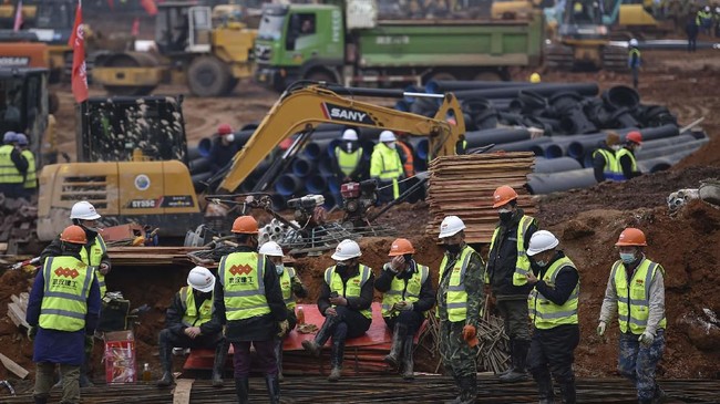 FOTO: Proses Pembuatan RS untuk Penderita Virus Corona