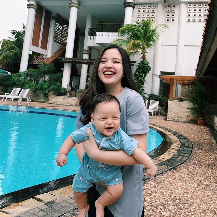 <p>Arrasya kini masih berusia delapan bulan. Masih gemas-gemasnya nih. (Foto: Instagram @tasyakamila)</p>