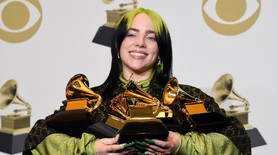 Billie Eilish malah heran dirinya berhasil memenangkan lima piala di ajang penghargaan Grammy Awards 2020.