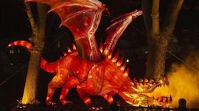 FOTO: Gemerlap Peri dan Naga di Festival Magic Light Worlds