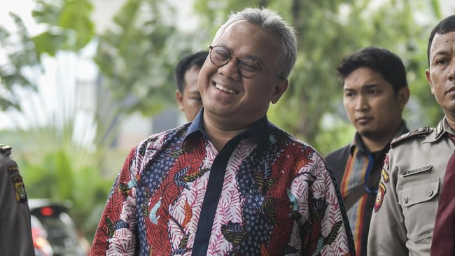 Ketua KPU, Arief Budiman mengatakan sebagian KPU daerah bahkan memasang target partisipasi pemilih di atas target nasional.