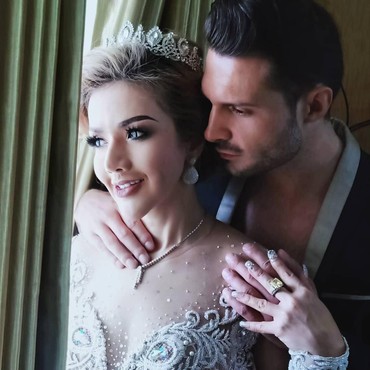 Barbie Kumalasari Unggah Foto dengan Pria Lain, Kode Perceraian?