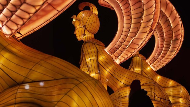 FOTO: Gemerlap Peri dan Naga di Festival Magic Light Worlds