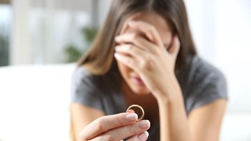 CURIGA ANAK W ADALAH ANAK SUAMINYA