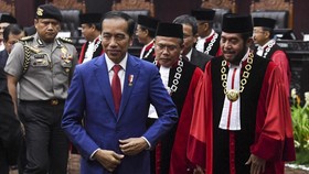 Penggugat Perppu Corona Harap Jokowi Hadir di Sidang MK Besok