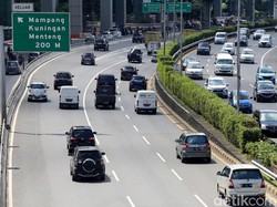 Contraflow Diberlakukan di Tol Cawang Arah Semanggi Pagi Ini