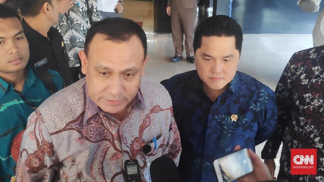 Ketua KPK Firli Bahuri mendatangi kantor Menteri BUMN Erick Thohir. Setelah bertemu, keduanya bertolak ke kantor KPK.