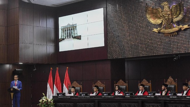MK menambah frasa "bukan merupakan kerugian negara" dengan "sepanjang dilakukan dengan iktikad baik dan sesuai dengan peraturan perundang-undangan"