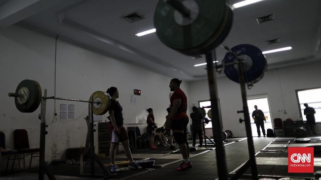 Sebanyak 1.500 atlet, pelatih, dan tenaga pendukung di 17 cabang olahraga serta NPC menjadi prioritas penerima vaksin Sinovac dari bidang olahraga.