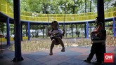 FOTO: Keceriaan yang Mengusir Seram di Taman Puring Dahulu Taman Puring identik dengan preman dan kriminal. Saat ini nuansa seram tersebut telah sirna dengan kehadiran RPTRA Taman Puring.