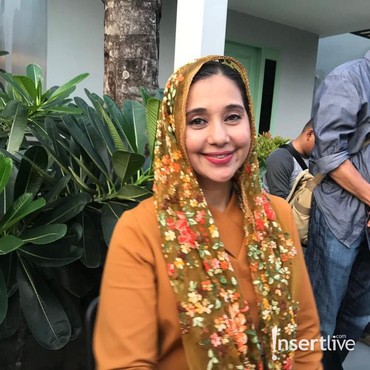 Tolak Ajakan Nikah Vicky Prasetyo, Ayu Azhari: Dia Orang yang Menarik
