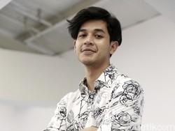 Ingat Debo Idola Cilik? Ini Kisah Jatuh Bangunnya Jadi Artis