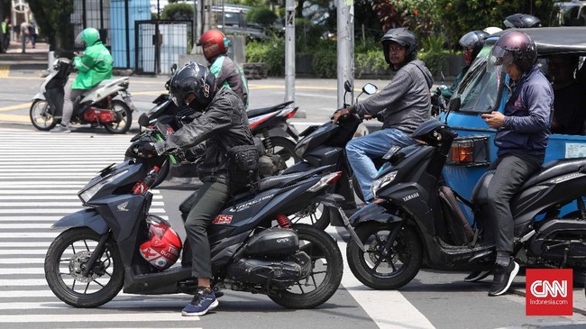 Dua orang penagih utang atau debt collector menganiaya seorang pengendara sepeda motor di Jatinegara Kaum, Pulogadung, Jakarta Timur.