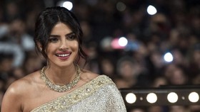 Priyanka Chopra Diincar Gabung Keanu Reeves di The Matrix 4