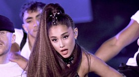 Menang Grammy, Ariana Grande Coba Bangunkan Lady Gaga