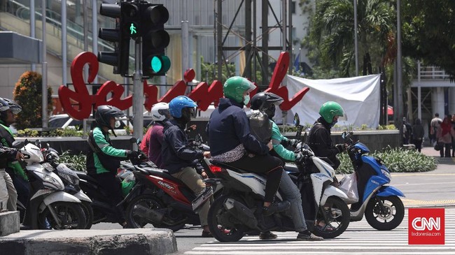Pakar keselamatan berkendara menilai pengendara sepeda motor lebih berisiko saat insiden tabrak belakang di lampu merah.