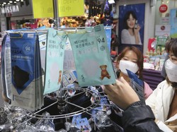 Turis China di Seluruh Dunia Berburu Masker
