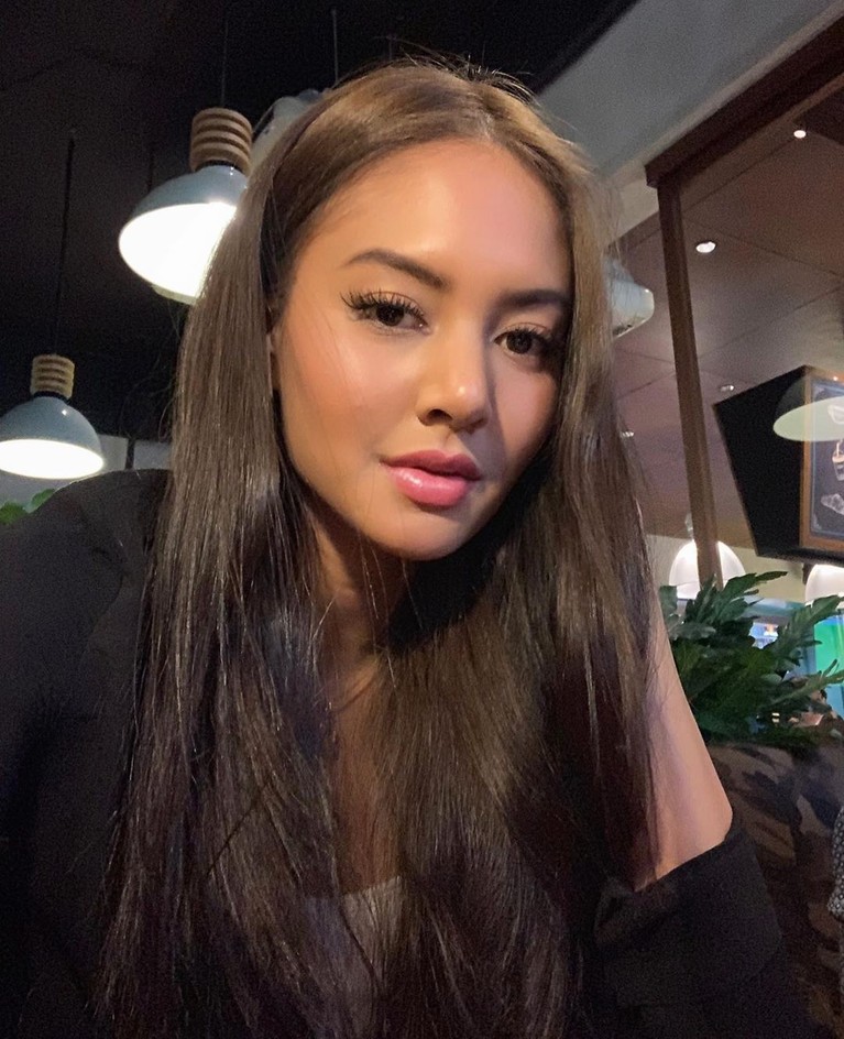 7 Pesona Aurelie Moeremans yang Sedang Jadi Sorotan Aurelie Moeremans mantan kekasih Ello kembali menjadi sorotan publik ketika kisah masa lalunya kembali menjadi perbincangan.