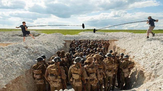Sang desainer produksi, Dennis Gassner, mengatakan bahwa perencanaan untuk film 1917 sangatlah rumit dan mendetail.