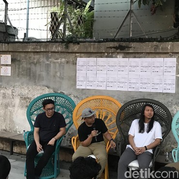 Lirik Lagu Desember - Efek Rumah Kaca