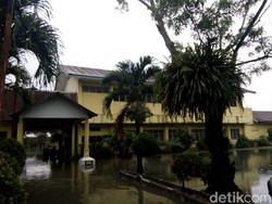 Sekolah Terendam Banjir, Siswa SMPN 35 Medan Diliburkan