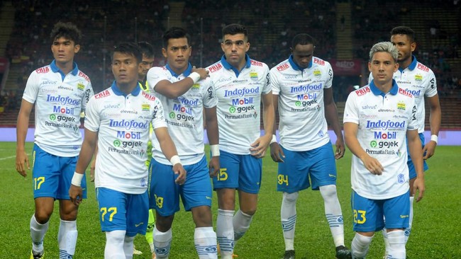 Manajemen Persib Bandung memutuskan untuk meliburkan skuadnya selama dua bulan setelah Liga 1 2020 ditunda hingga tahun depan.