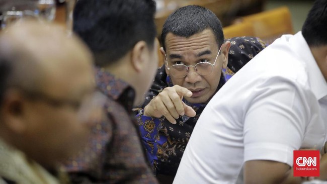 Staf Khusus Erick Thohir, Arya Sinulingga menyebut ada 'perang' antar BUMN yang melibatkan 20 perusahaan pelat merah.