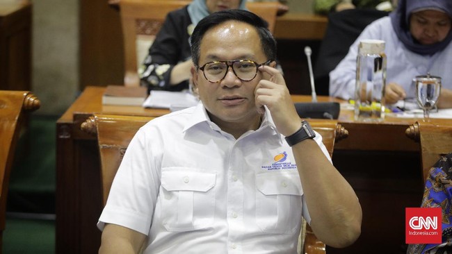 Wakil Menteri BUMN Kartika Wirjoatmodjo alias Tiko menyebut masih terlalu dini berbicara soal peluangnya dipilih Prabowo Subianto menjadi menkeu.