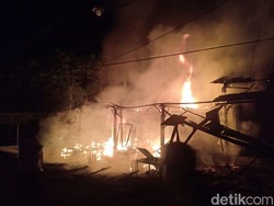 Ada Kebakaran Warung Makan, Jalur Pantura Probolinggo Sempat Macet