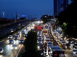 Sore Hari Jakarta Lebih Macet daripada Pagi