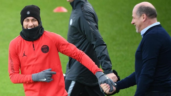 Manchester United disebut tengah membidik mantan Direktur Olahraga PSG yang sukses merekrut Neymar dan Kylian Mbappe, Antero Henrique.