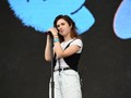 Merasa Privasi Terganggu, Penyanyi Clairo Rehat Media Sosial