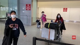 VIDEO: 201 Warga Amerika yang Dievakuasi dari Tiongkok Tiba