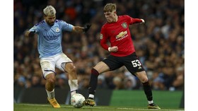 MU dan Man City Bersatu hingga Paulo Dybala Positif Corona