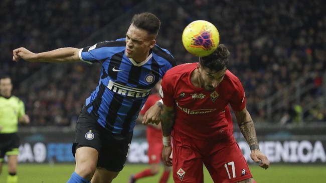 Inter Milan mengalahkan Fiorentina 2-1 dalam perempat final Coppa Italia di Stadion Giuseppe Meazza, Milan, Kamis (30/1) WIB.