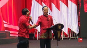 VIDEO: Presiden Jokowi Kasih Sepeda untuk Pria Mirip Ahok