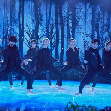 Terkuak, Inikah Alasan BTS 'Nyeker' saat Tampilkan 'Black Swan'?