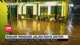 VIDEO: Banjir Rendam Jalan Raya Anyer