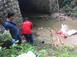 Mayat Anak Laki-laki di Bawah Jembatan Gegerkan Warga di Mojokerto