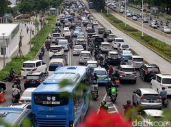 Terjebak Macet, Warga Jakarta Sia-siakan 174 Jam Setahun