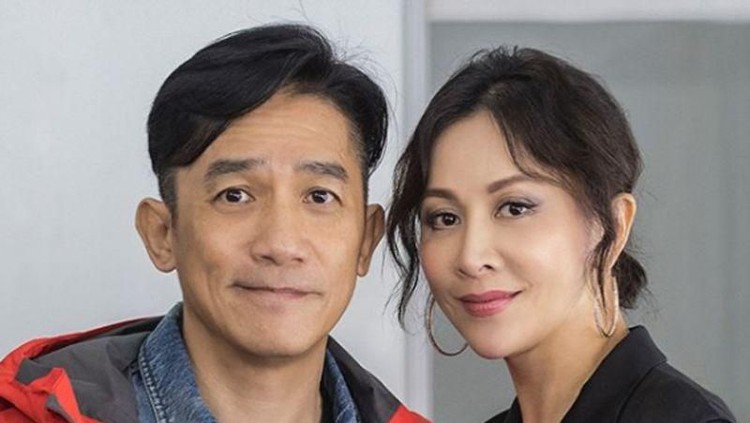 Kekuatan cinta pasangan selebriti Hong Kong, Tony Leung dan Carina Lau, sangat menginspirasi. Meski tak dimungkiri, ada saja hal yang membuat mereka berselisih.