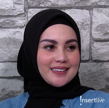 Isu Jennifer Dunn Disebut Istri Ketiga Uje, Umi Pipik Diminta Ungkap Nama