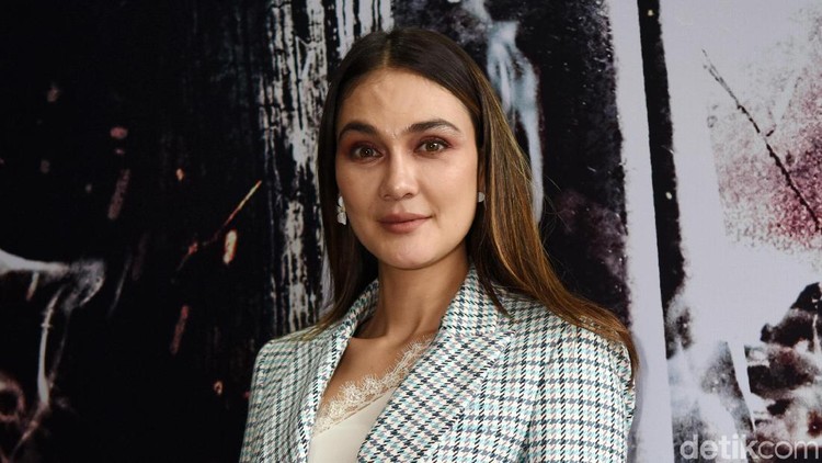 Luna Maya saat ditemui di kawasan Kebon Sirih.